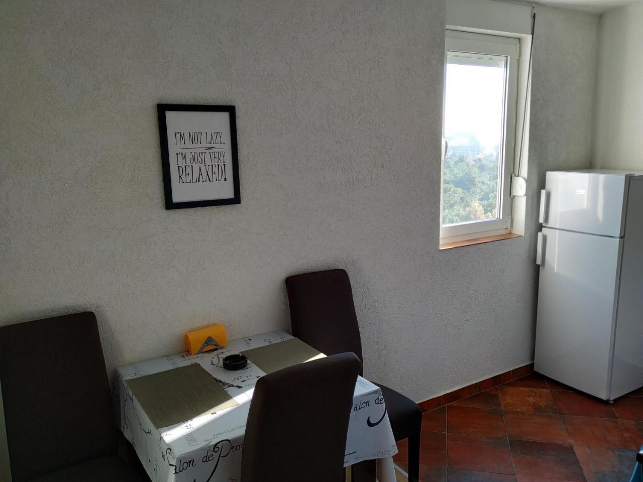 Apartment Dora Podgorica Buitenkant foto