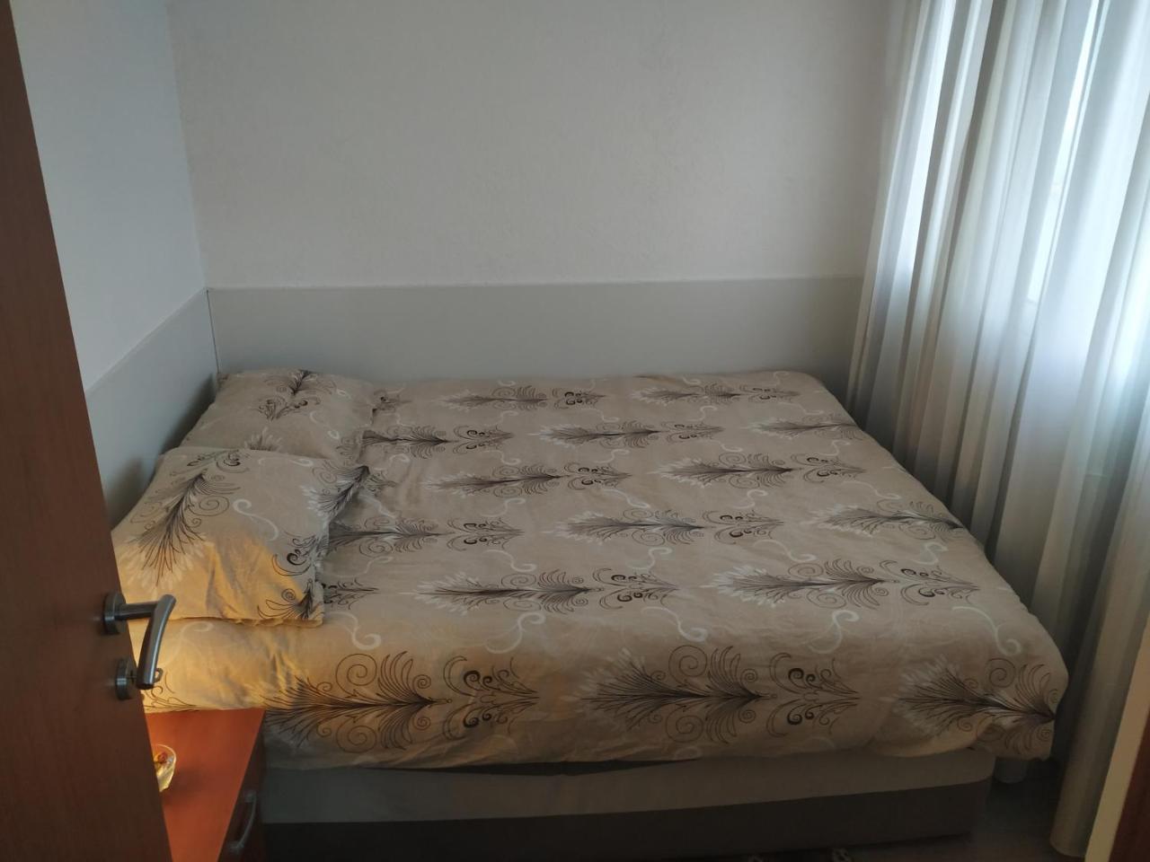 Apartment Dora Podgorica Buitenkant foto