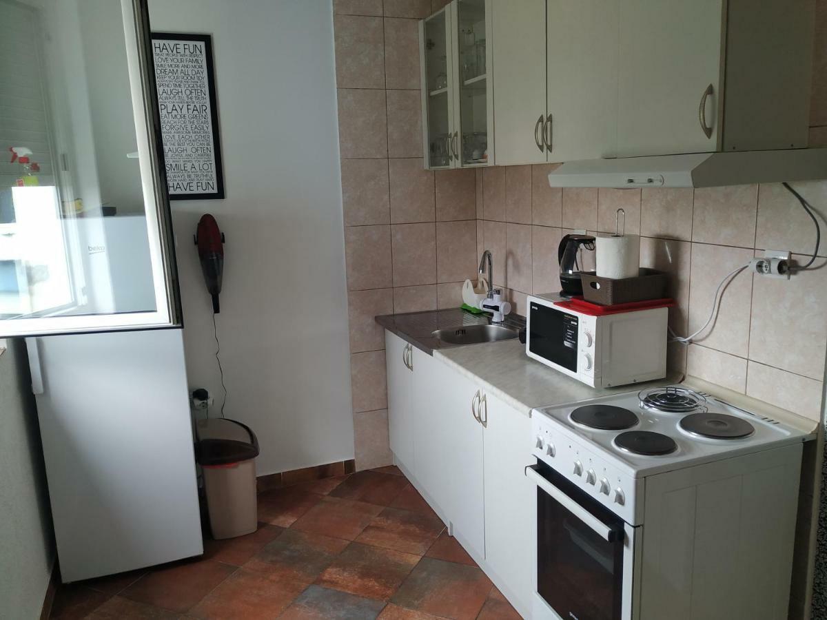 Apartment Dora Podgorica Buitenkant foto