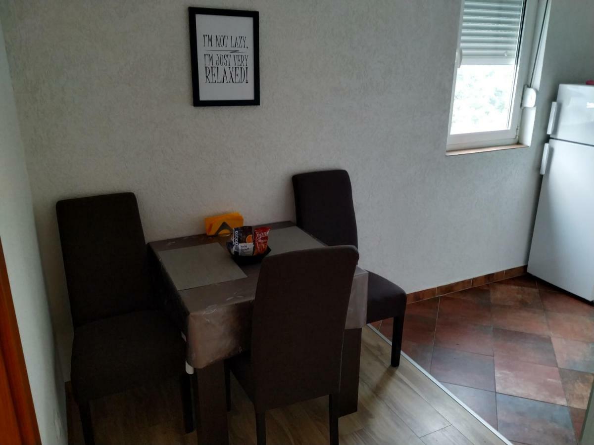 Apartment Dora Podgorica Buitenkant foto